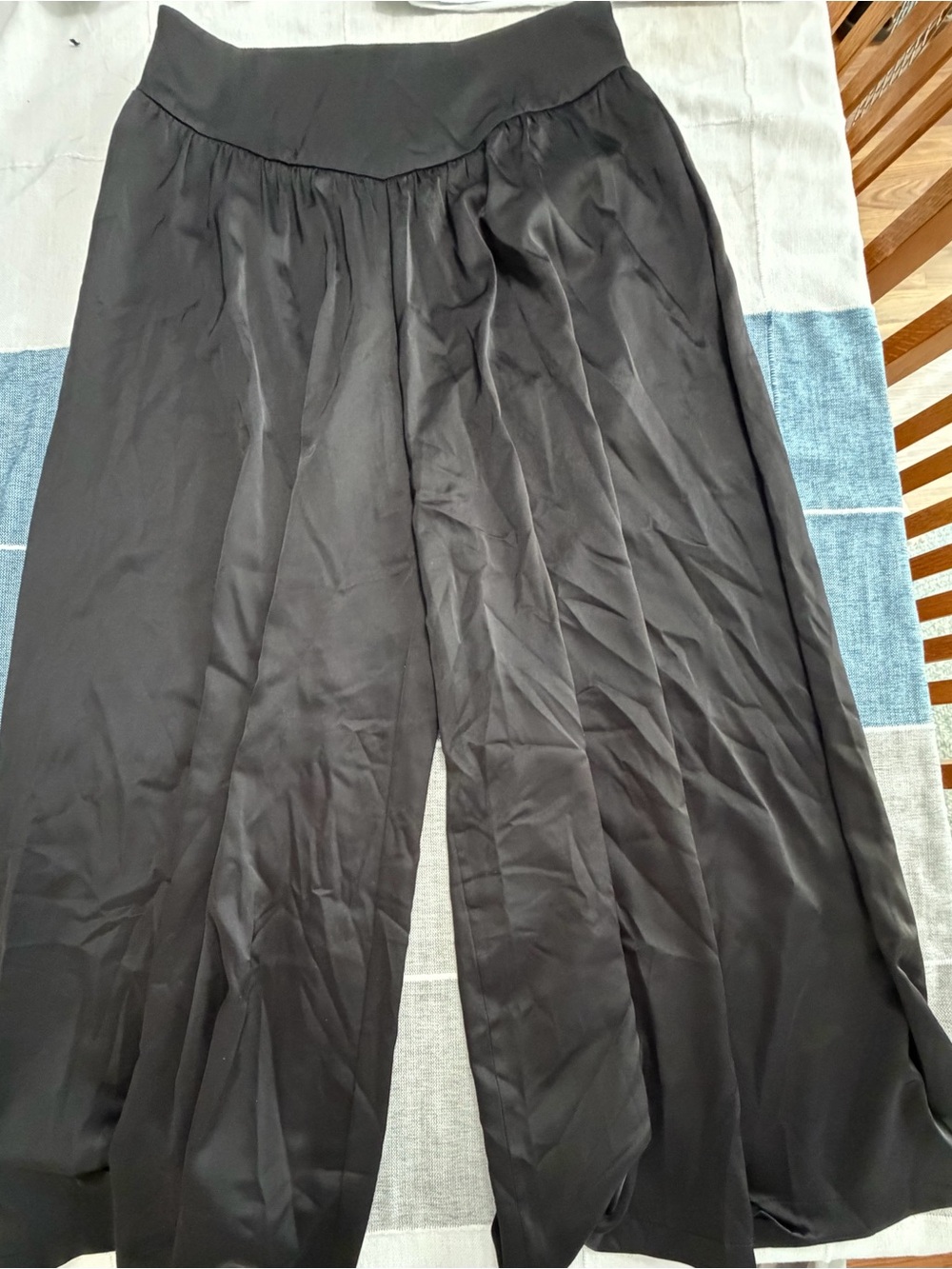 Cider Mid-Rise Wide Leg Satin Pants - Black - Picture 10 of 15